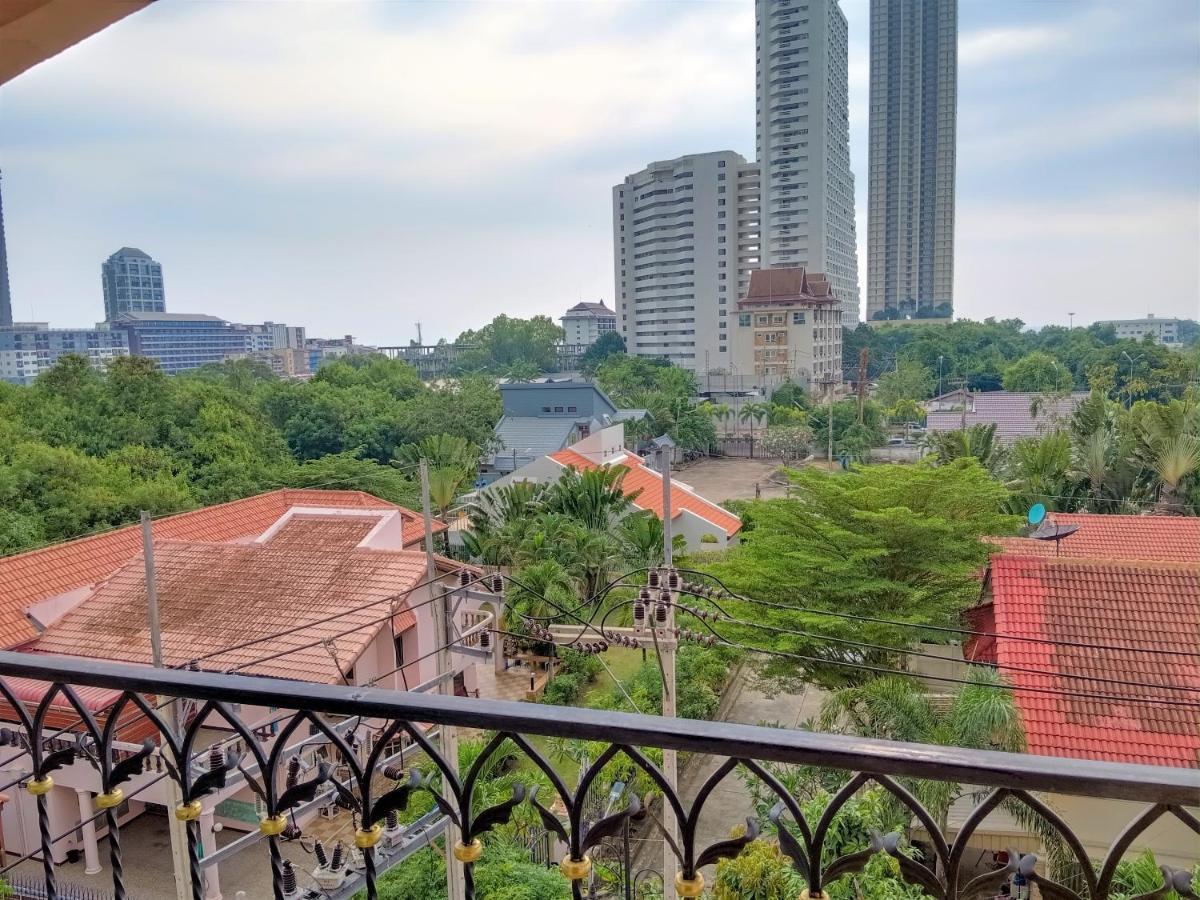 Seven Seas Condo Resort Beautiful Location Praia de Jomtien Exterior foto