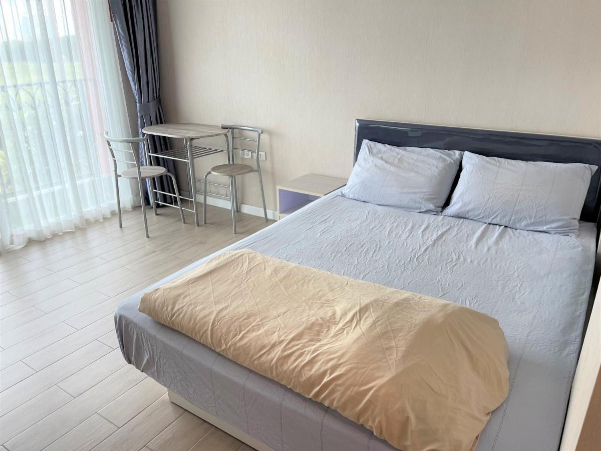Seven Seas Condo Resort Beautiful Location Praia de Jomtien Exterior foto