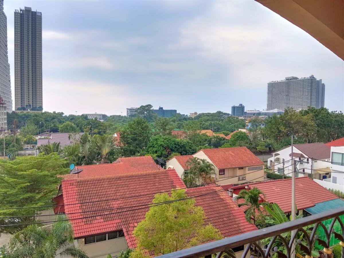 Seven Seas Condo Resort Beautiful Location Praia de Jomtien Exterior foto