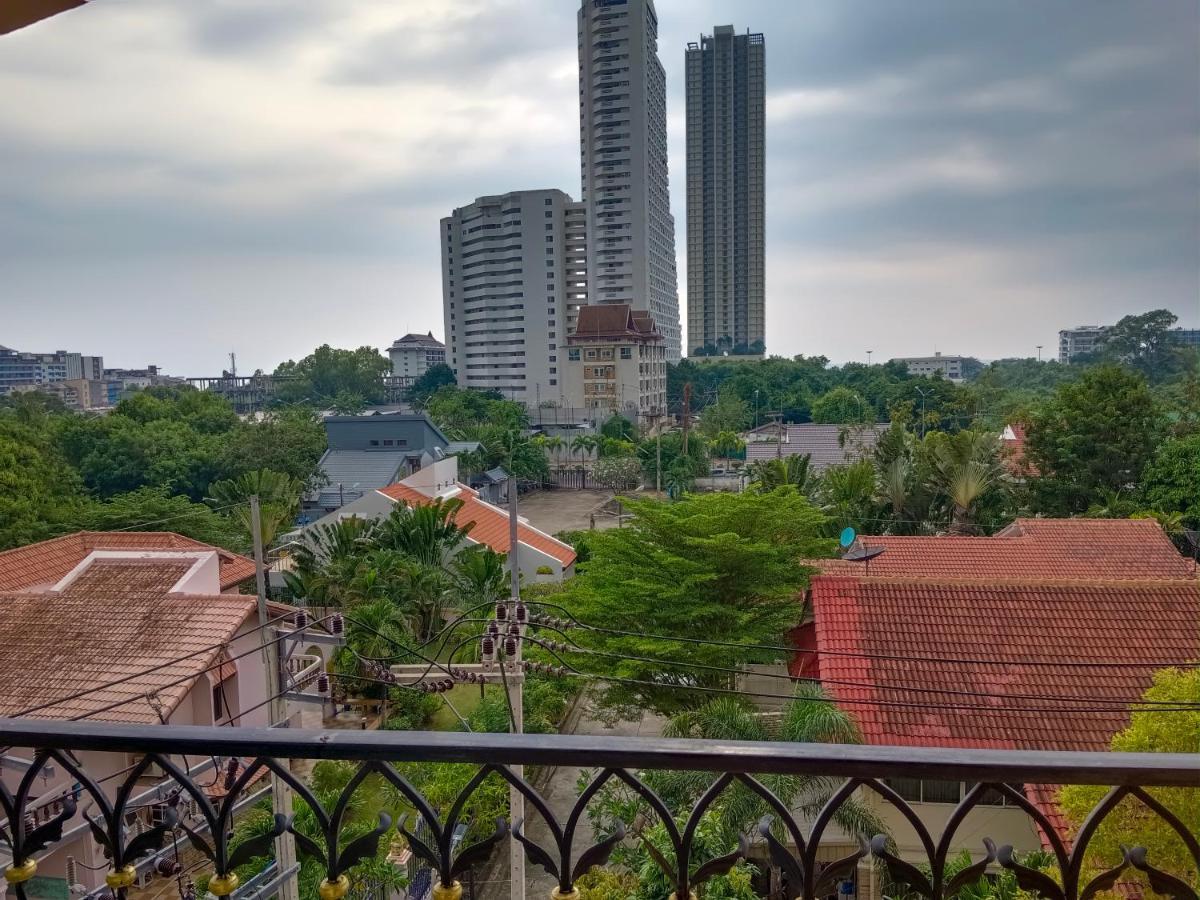 Seven Seas Condo Resort Beautiful Location Praia de Jomtien Exterior foto